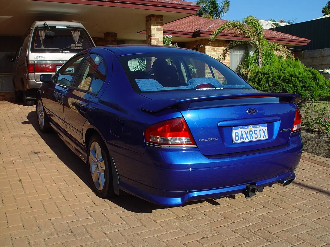 Car photo with the license plate readable